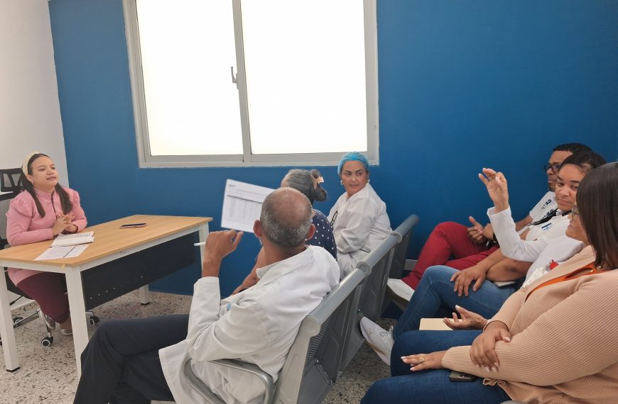 Hospital Municipal Guayub&iacute;n eval&uacute;a avances en calidad y seguridad del paciente durante reuni&oacute;n mensual